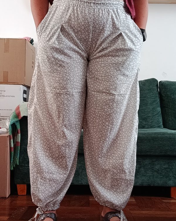 Jasmine balloon pants sewn by Sofia Edman